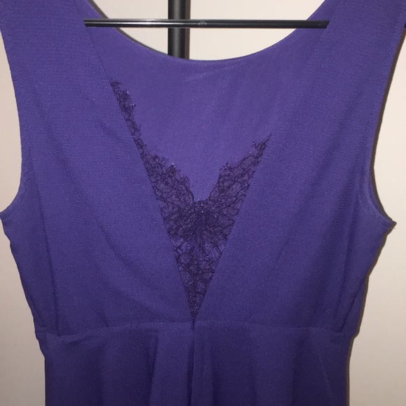 Lace back dress - Picture 3 of 3